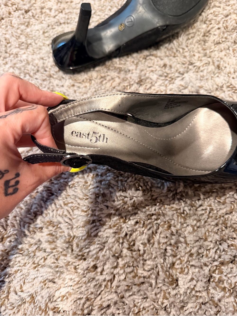 East 5th Black Patent Slingback Pointed Pumps Kitten Heel - Picture 4 of 6
